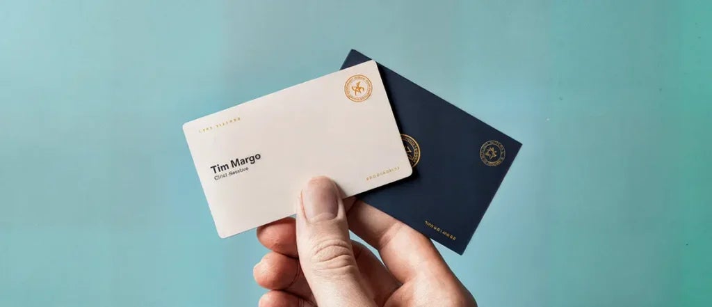 Choosing the Right Business Card Style for Your Brand